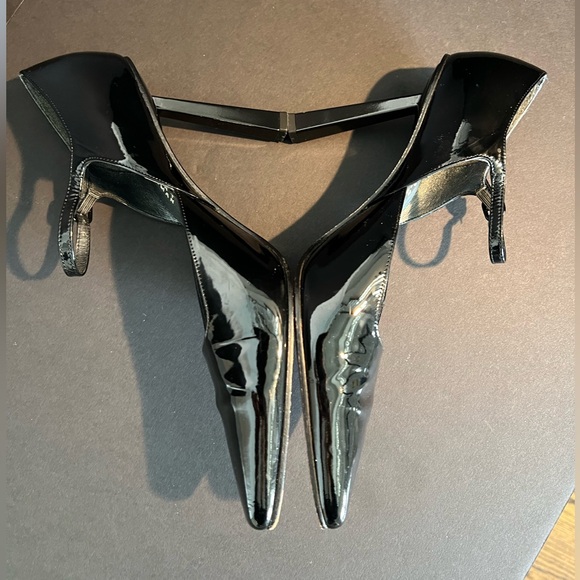 VINTAGE Stuart Weitzman Black Patent Leather Heels - Picture 3 of 9